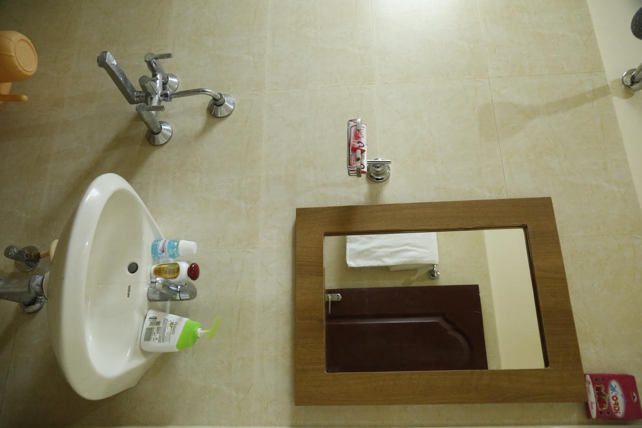 Hotel New Amirtham Inn Palni Dış mekan fotoğraf
